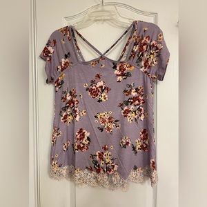 NWT Jolt juniors size small, floral top
